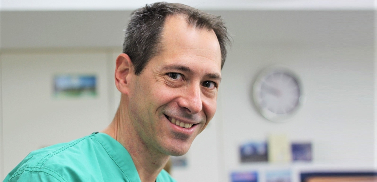 Ihr Haustier in besten Händen. Tierarzt Dr. med. vet. Marc-Florian Wendler, Tierarztpraxis Zürich